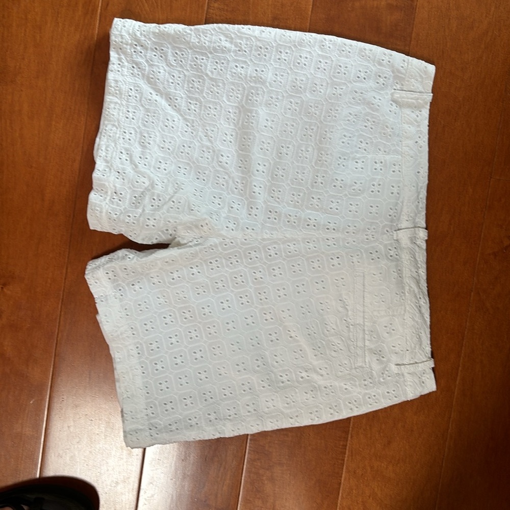 Izod white eyelet shorts size 10 - Picture 4 of 6